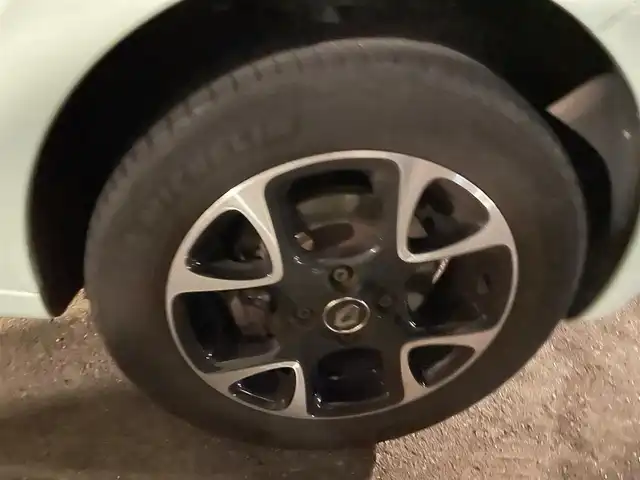 ルノー トゥインゴ EDC 香川県 2020(令2)年 3.8万km Ｌグリーン ワンオーナー/取扱説明書/保証書/ディスプレイオーディオ/ミラーリング/BT/USB/AUX/ドライブレコーダー/レーンキープ/純正15インチアルミ/キーレス