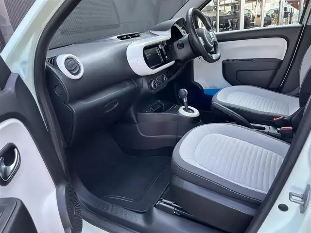 ルノー トゥインゴ EDC 香川県 2020(令2)年 3.8万km 青 ワンオーナー/取扱説明書/保証書/ディスプレイオーディオ/ミラーリング/BT/USB/AUX/ドライブレコーダー/レーンキープ/純正15インチアルミ/キーレス