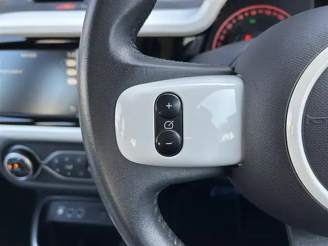 ルノー トゥインゴ EDC 香川県 2020(令2)年 3.8万km 青 ワンオーナー/取扱説明書/保証書/ディスプレイオーディオ/ミラーリング/BT/USB/AUX/ドライブレコーダー/レーンキープ/純正15インチアルミ/キーレス