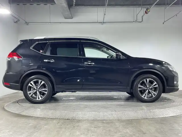 日産 エクストレイル 20Xi 神奈川県 2020(令2)年 2.9万km ダイヤモンドブラック 純正9型SDナビゲーション【MM519D-L】/フルセグ　CD DVDブルーレイ対応　AM FM iPod　iPhone　Bluetooth　AUX　HDMI/インテリジェントアラウンドビューモニター/インテリジェントルームミラー/シルバールーフレール/リモコンパワーバックドア/プロパイロット/レーダークルーズコントロール/インテリジェントLI【車線逸脱防止支援システム】/RCTA【後退時車両検知警報】/インテリジェントエマージェンシーブレーキ/前後ソナー/オートハイビーム/アイドリングストップ/合皮シート/シートヒーター【前席/後席左右】/革巻きステアリング/純正前方ドライブレコーダー/アドバンスドドライブディスプレイ/ETC/プッシュスタート/スマートキー/LEDヘッドライト/オートライト/フロントフォグランプ/純正リアスポイラー/純正18インチアルミホイール