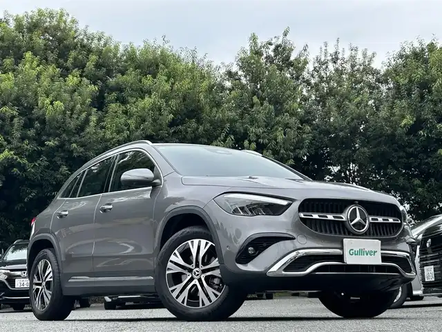 メルセデス・ベンツ Ｍ・ベンツ ＧＬＡ１８０ 東京都 2024(令6)年 0.6万km マウンテングレー 【MP202501】/ワンオーナー/パノラミックスライディングルーフ/ユーザーエクスペリエンス/10.25インチワイドディスプレイナビ/Bluetoothオーディオ／フルセグTV/10.25インチコックピットディスプレイ/レーダーセーフティパッケージ/LEDハイパフォーマンスヘッドランプ/アダプティブハイビームアシスト/純正18インチアルミホイール/スマートキー×2/保証書/取扱説明書/R7/10ディーラー整備記録簿あり