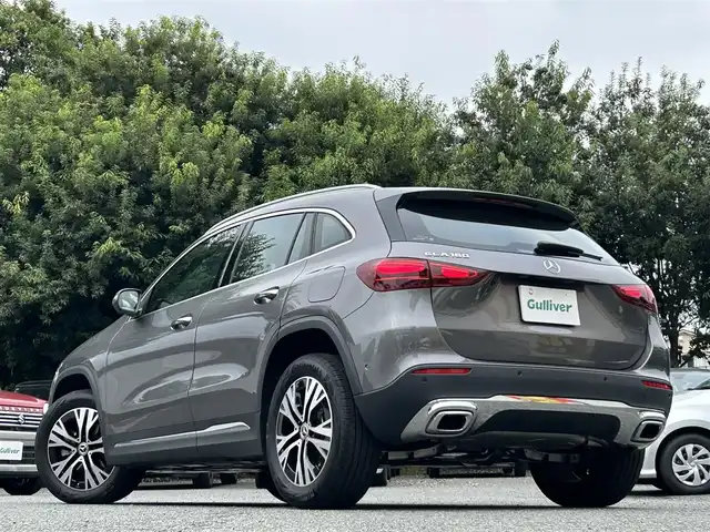 メルセデス・ベンツ Ｍ・ベンツ ＧＬＡ１８０ 東京都 2024(令6)年 0.6万km マウンテングレー 【MP202501】/ワンオーナー/パノラミックスライディングルーフ/ユーザーエクスペリエンス/10.25インチワイドディスプレイナビ/Bluetoothオーディオ／フルセグTV/10.25インチコックピットディスプレイ/レーダーセーフティパッケージ/LEDハイパフォーマンスヘッドランプ/アダプティブハイビームアシスト/純正18インチアルミホイール/スマートキー×2/保証書/取扱説明書/R7/10ディーラー整備記録簿あり