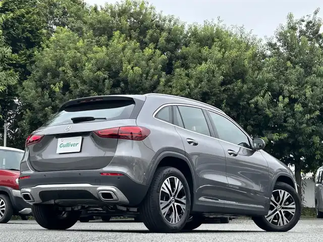 メルセデス・ベンツ Ｍ・ベンツ ＧＬＡ１８０ 東京都 2024(令6)年 0.6万km マウンテングレー 【MP202501】/ワンオーナー/パノラミックスライディングルーフ/ユーザーエクスペリエンス/10.25インチワイドディスプレイナビ/Bluetoothオーディオ／フルセグTV/10.25インチコックピットディスプレイ/レーダーセーフティパッケージ/LEDハイパフォーマンスヘッドランプ/アダプティブハイビームアシスト/純正18インチアルミホイール/スマートキー×2/保証書/取扱説明書/R7/10ディーラー整備記録簿あり