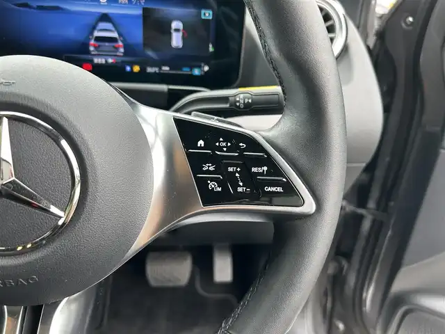 メルセデス・ベンツ Ｍ・ベンツ ＧＬＡ１８０ 東京都 2024(令6)年 0.6万km マウンテングレー 【MP202501】/ワンオーナー/パノラミックスライディングルーフ/ユーザーエクスペリエンス/10.25インチワイドディスプレイナビ/Bluetoothオーディオ／フルセグTV/10.25インチコックピットディスプレイ/レーダーセーフティパッケージ/LEDハイパフォーマンスヘッドランプ/アダプティブハイビームアシスト/純正18インチアルミホイール/スマートキー×2/保証書/取扱説明書/R7/10ディーラー整備記録簿あり