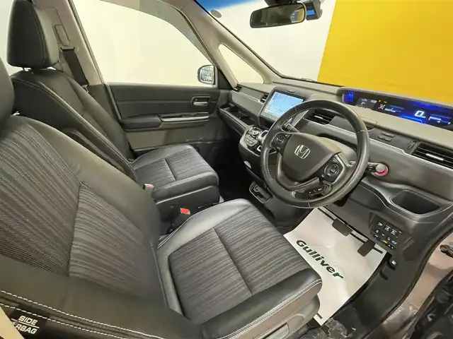 ホンダ フリード ハイブリット EX 群馬県 2017(平29)年 7.1万km モダンスティールM ホンダセンシング/・衝突軽減ブレーキ/・レーンキープアシスト/・オートライト/・クルーズコントロール/・横滑り防止/純正9インチナビ/・AM/FM/MSV/・Bluetooth/SD/・CD/DVD/両側電動スライドドア/バックカメラ/LEDヘッドライト/フォグランプ/ETC/前席シートヒーター/純正ドライブレコーダー/純正フロアマット/純正ドアバイザー/プッシュスタート/スマートキー