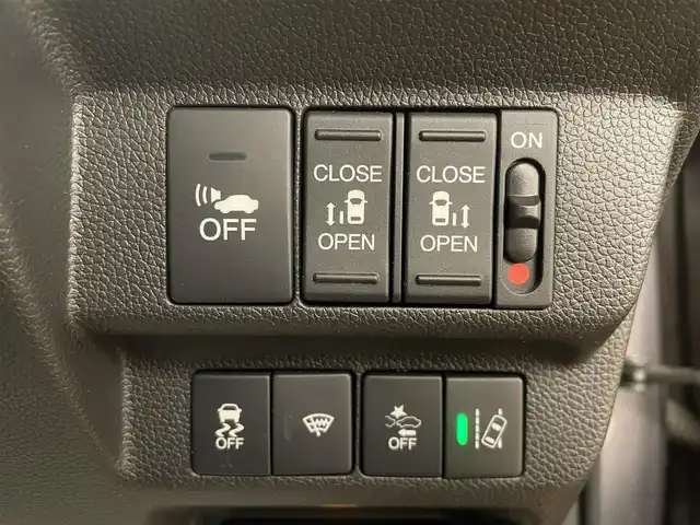 ホンダ フリード ハイブリット EX 群馬県 2017(平29)年 7.1万km モダンスティールM ホンダセンシング/・衝突軽減ブレーキ/・レーンキープアシスト/・オートライト/・クルーズコントロール/・横滑り防止/純正9インチナビ/・AM/FM/MSV/・Bluetooth/SD/・CD/DVD/両側電動スライドドア/バックカメラ/LEDヘッドライト/フォグランプ/ETC/前席シートヒーター/純正ドライブレコーダー/純正フロアマット/純正ドアバイザー/プッシュスタート/スマートキー