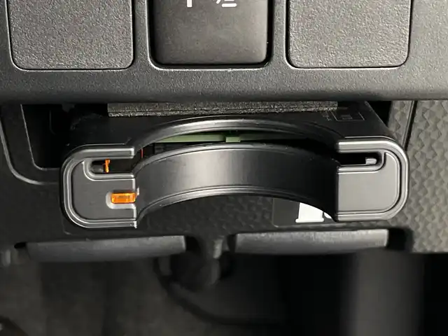 トヨタ ルーミー カスタムG 鹿児島県 2024(令6)年 1万km パールホワイトⅢ 純正ディスプレイオーディオ/（BT/フルセグTV）/両側パワースライドドア/レーダークルーズコントロール/衝突被害軽減ブレーキ/レーンキープアシスト/アイドリングストップ/電動パーキングブレーキ/オートホールド/オートライト/オートマチックハイビーム