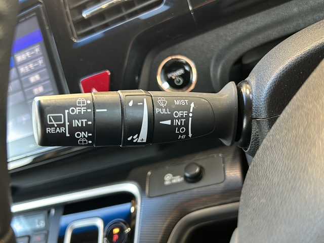 ホンダ ステップワゴン スパーダ ハイブリッド G EX ホンダセンシング 静岡県 2017(平29)年 9.7万km プレミアムスパークルブラックパール 純正メモリナビ/・CD/・DVD/・フルセグＴＶ/・Bluetooth/・USB/・AM/・FM/主要装備/・両側パワスラ/・後席モニター/・ホンダセンシング/・衝突軽減/・レーンキープ/・追従クルコン/・全方位カメラ/・ビルトインETC/・ドラレコ前後/・ハーフレザーシート/・シートヒーターD/N席/・電動パーキングブレーキ/・オートホールド/・純正フロアマット/・純正アルミホイール/・LEDヘッドライト/・オートライト/・ステリモ