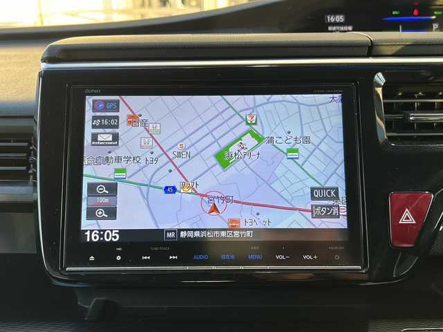 ホンダ ステップワゴン スパーダ ハイブリッド G EX ホンダセンシング 静岡県 2017(平29)年 9.7万km プレミアムスパークルブラックパール 純正メモリナビ/・CD/・DVD/・フルセグＴＶ/・Bluetooth/・USB/・AM/・FM/主要装備/・両側パワスラ/・後席モニター/・ホンダセンシング/・衝突軽減/・レーンキープ/・追従クルコン/・全方位カメラ/・ビルトインETC/・ドラレコ前後/・ハーフレザーシート/・シートヒーターD/N席/・電動パーキングブレーキ/・オートホールド/・純正フロアマット/・純正アルミホイール/・LEDヘッドライト/・オートライト/・ステリモ