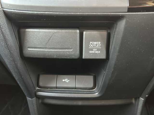 ホンダ ステップワゴン スパーダ ハイブリッド G EX ホンダセンシング 静岡県 2017(平29)年 9.7万km プレミアムスパークルブラックパール 純正メモリナビ/・CD/・DVD/・フルセグＴＶ/・Bluetooth/・USB/・AM/・FM/主要装備/・両側パワスラ/・後席モニター/・ホンダセンシング/・衝突軽減/・レーンキープ/・追従クルコン/・全方位カメラ/・ビルトインETC/・ドラレコ前後/・ハーフレザーシート/・シートヒーターD/N席/・電動パーキングブレーキ/・オートホールド/・純正フロアマット/・純正アルミホイール/・LEDヘッドライト/・オートライト/・ステリモ