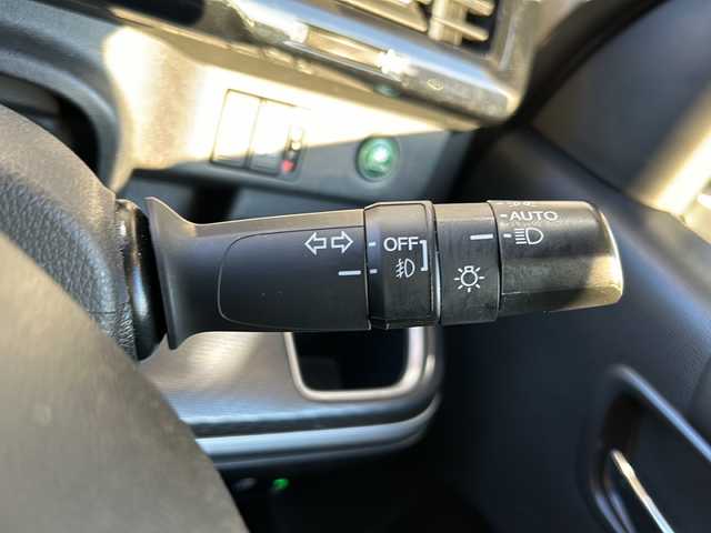 ホンダ ステップワゴン スパーダ ハイブリッド G EX ホンダセンシング 静岡県 2017(平29)年 9.7万km プレミアムスパークルブラックパール 純正メモリナビ/・CD/・DVD/・フルセグＴＶ/・Bluetooth/・USB/・AM/・FM/主要装備/・両側パワスラ/・後席モニター/・ホンダセンシング/・衝突軽減/・レーンキープ/・追従クルコン/・全方位カメラ/・ビルトインETC/・ドラレコ前後/・ハーフレザーシート/・シートヒーターD/N席/・電動パーキングブレーキ/・オートホールド/・純正フロアマット/・純正アルミホイール/・LEDヘッドライト/・オートライト/・ステリモ