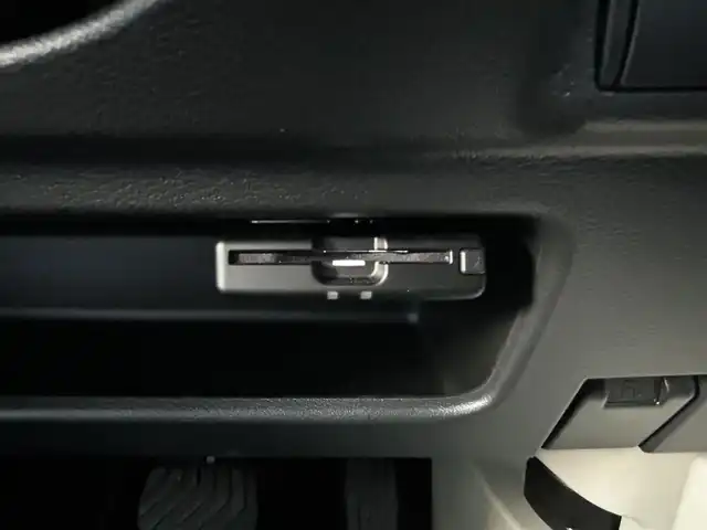 日産 デイズ X 群馬県 2024(令6)年 0.3万km ホワイトパール 純正ナビ/　(AM/FM/TV/BT/)/アラウンドビューモニター/エマージェンシーブレーキ/車線逸脱警報/先行車発進お知らせ機能/標識認識機能/ふらつき警報/クリアランスソナー/アイドリングストップ/前方ドライブレコーダー/ETC2.0/ステアリングリモコン/社外フロアマット/AUTOライト/LEDヘッドライト