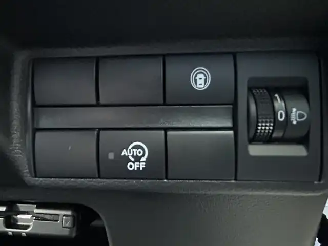 日産 デイズ X 群馬県 2024(令6)年 0.3万km ホワイトパール 純正ナビ/　(AM/FM/TV/BT/)/アラウンドビューモニター/エマージェンシーブレーキ/車線逸脱警報/先行車発進お知らせ機能/標識認識機能/ふらつき警報/クリアランスソナー/アイドリングストップ/前方ドライブレコーダー/ETC2.0/ステアリングリモコン/社外フロアマット/AUTOライト/LEDヘッドライト