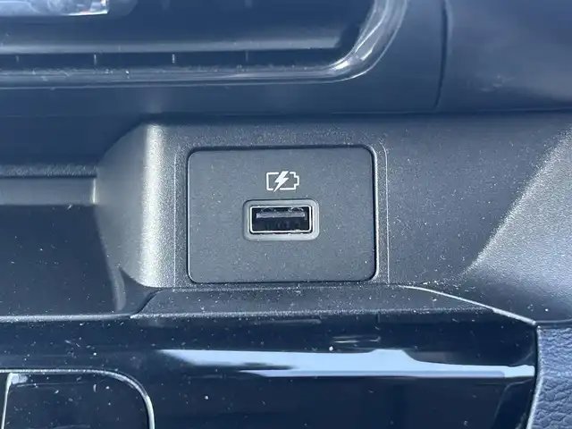 日産 デイズ X 群馬県 2024(令6)年 0.3万km ホワイトパール 純正ナビ/　(AM/FM/TV/BT/)/アラウンドビューモニター/エマージェンシーブレーキ/車線逸脱警報/先行車発進お知らせ機能/標識認識機能/ふらつき警報/クリアランスソナー/アイドリングストップ/前方ドライブレコーダー/ETC2.0/ステアリングリモコン/社外フロアマット/AUTOライト/LEDヘッドライト