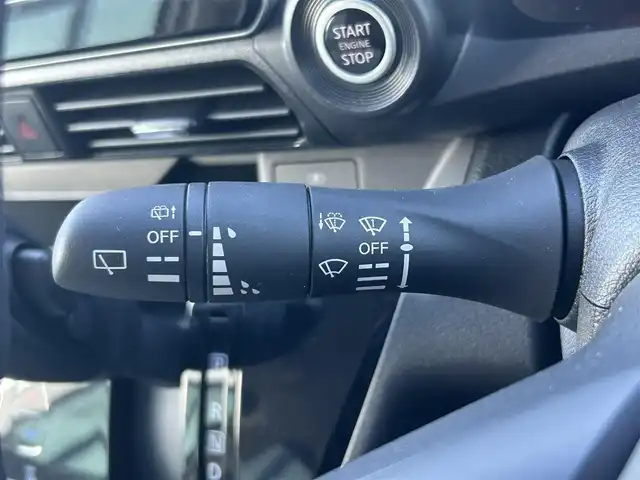 日産 デイズ X 群馬県 2024(令6)年 0.3万km ホワイトパール 純正ナビ/　(AM/FM/TV/BT/)/アラウンドビューモニター/エマージェンシーブレーキ/車線逸脱警報/先行車発進お知らせ機能/標識認識機能/ふらつき警報/クリアランスソナー/アイドリングストップ/前方ドライブレコーダー/ETC2.0/ステアリングリモコン/社外フロアマット/AUTOライト/LEDヘッドライト