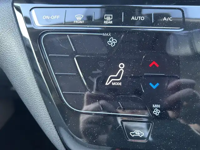 日産 デイズ X 群馬県 2024(令6)年 0.3万km ホワイトパール 純正ナビ/　(AM/FM/TV/BT/)/アラウンドビューモニター/エマージェンシーブレーキ/車線逸脱警報/先行車発進お知らせ機能/標識認識機能/ふらつき警報/クリアランスソナー/アイドリングストップ/前方ドライブレコーダー/ETC2.0/ステアリングリモコン/社外フロアマット/AUTOライト/LEDヘッドライト