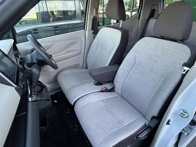 日産 デイズ X 群馬県 2024(令6)年 0.3万km ホワイトパール 純正ナビ/　(AM/FM/TV/BT/)/アラウンドビューモニター/エマージェンシーブレーキ/車線逸脱警報/先行車発進お知らせ機能/標識認識機能/ふらつき警報/クリアランスソナー/アイドリングストップ/前方ドライブレコーダー/ETC2.0/ステアリングリモコン/社外フロアマット/AUTOライト/LEDヘッドライト