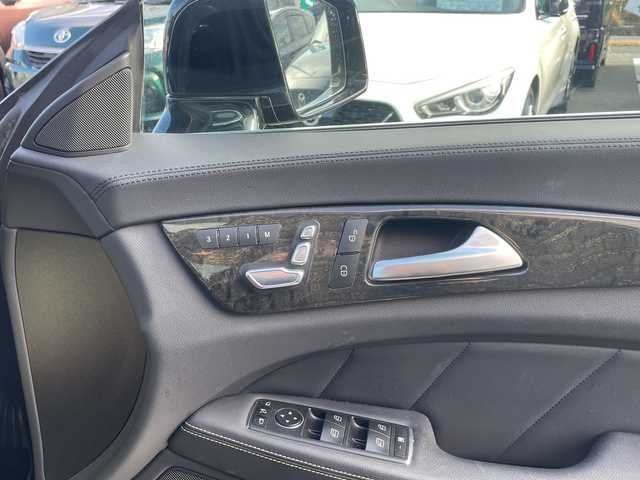 メルセデス・ベンツ ＣＬＳ２２０ｄ AMGライン 大阪府 2017(平29)年 9.4万km オブシディアンブラック ・サンルーフ/・エアサス/・レーダーセーフティーパッケージ/・ステアリングアシスト/・PRE-SAFEブレーキ/・アテンションアシスト/・ブラインドスポットアシスト/・レーンキープアシスト/・レーダークルーズコントロール/・純正ナビ/・CD/DVD/・USB/SD/BT/・フルセグTV/・全方位カメラ/・ブラックレザーシート/・パワーシート/・シートメモリー/・全席シートヒーター/・パワートランク/・前後ドラレコ