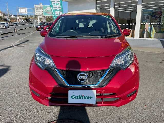 日産 ノート e－パワー X 神奈川県 2017(平29)年 12.4万km ガーネットレッド ワンオーナー/純正メモリナビ/全方位モニター/ETC/プッシュスタート/バックカメラ/ウィンカーミラー/取説・保証書/純正フロアマット