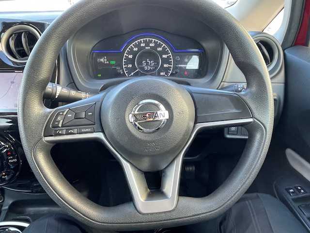 日産 ノート e－パワー X 神奈川県 2017(平29)年 12.4万km ガーネットレッド ワンオーナー/純正メモリナビ/全方位モニター/ETC/プッシュスタート/バックカメラ/ウィンカーミラー/取説・保証書/純正フロアマット