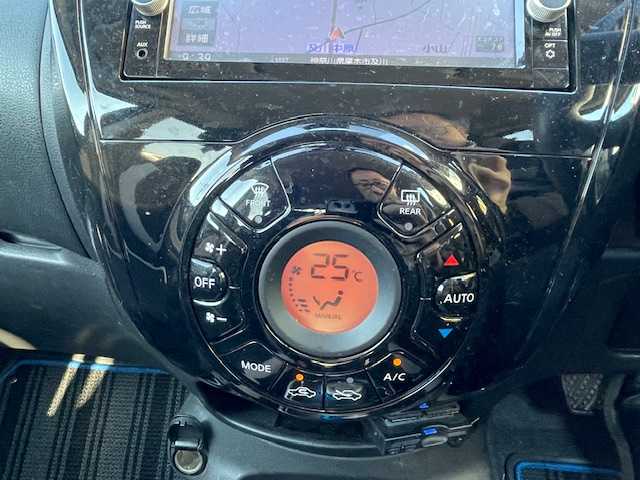 日産 ノート e－パワー X 神奈川県 2017(平29)年 12.4万km ガーネットレッド ワンオーナー/純正メモリナビ/全方位モニター/ETC/プッシュスタート/バックカメラ/ウィンカーミラー/取説・保証書/純正フロアマット