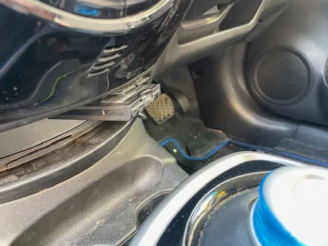 日産 ノート e－パワー X 神奈川県 2017(平29)年 12.4万km ガーネットレッド ワンオーナー/純正メモリナビ/全方位モニター/ETC/プッシュスタート/バックカメラ/ウィンカーミラー/取説・保証書/純正フロアマット