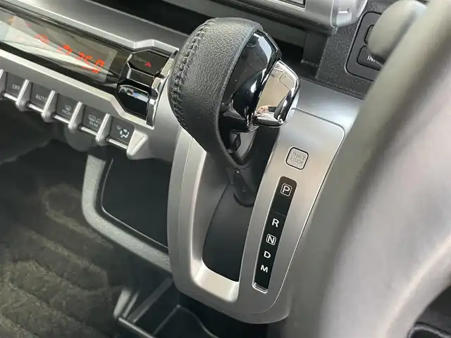 スズキ クロスビー HYBRID MZ 宮城県 2019(平31)年 4.3万km スーパーブラックパール 3トーンコーディネート 4WD/ワンオーナー/純正SDナビ/ CD/DVD/SD/MSV/BT/フルセグ/全方位カメラ/デュアルカメラブレーキ/レーンキープ /クルーズコントロール/コーナーセンサー /アイドリングストップ/ヒルディセントコントロール/グリップコントロール/前席シートヒーター /パドルシフト/オートリトラミラー /オートライト/LEDヘッドライト/フォグライト/ミラーヒーター/純正フロアマット/ドアバイザー