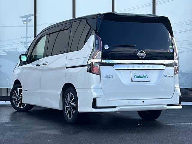 日産 セレナ e－パワー ハイウェイスター V 山形県 2020(令2)年 4.2万km ブリリアントホワイトパール 2トーン 衝突軽減システム/純正10型ナビ/プロパイロット/純正フリップダウンモニター/全方位カメラ/両側パワースライドドア/パーキングアシスト/フルセグTV/CD/DVD/ドライブレコーダー/ＥＴＣ/ブラインドスポットモニター/イージーオープン機能/ステアリングヒーター/純正フロアマット