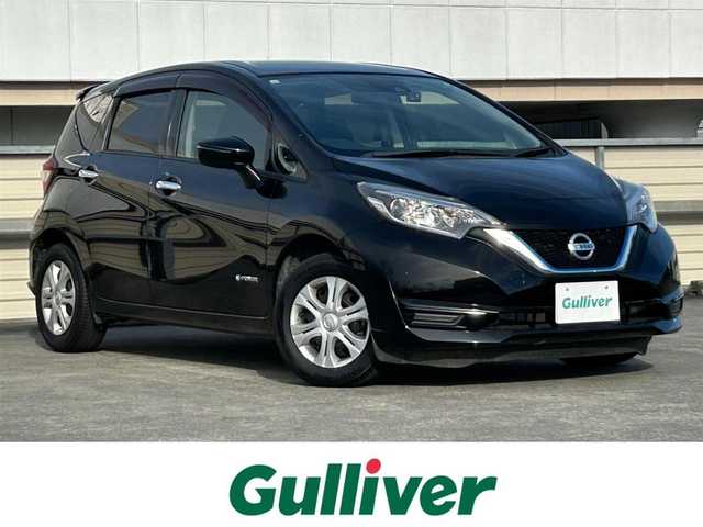 日産 ノート e－パワー X 静岡県 2017(平29)年 6.9万km スーパーブラック 純正ナビ/・SD/・FM/AM/・フルセグTV/・Bluetooth/・CD/DVD/・Music Stocker/・AUX/主要装備/・ＥＴＣ/・ドライブレコーダー/・衝突被害軽減システム/・オートエアコン/・オートライト/・横滑り防止装置/・純正ホイールキャップ/・リアスポイラー/・スマートキー（スペアキー１本）