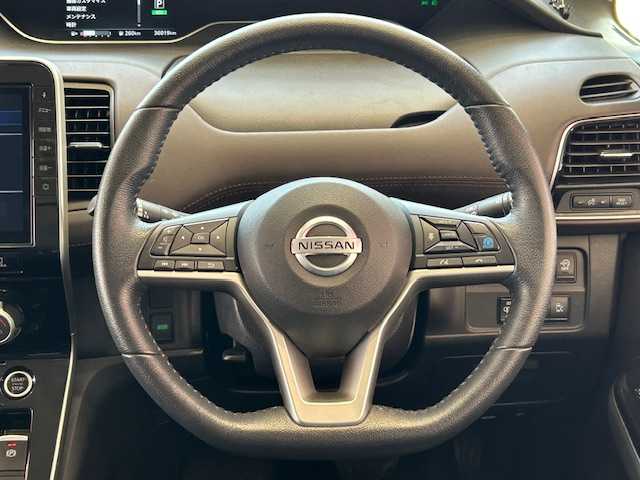 日産 セレナ ハイウェイスター G 埼玉県 2020(令2)年 3.6万km マルーンレッド エマージェンシーブレーキ　/プロパイロット　/純正フリップダウンモニター /純正10インチメモリナビ/　　CD/DVD/BT/フルセグ /アラウンドビューモニター /両側パワースライドドア /撥水シート /純正16インチアルミホイール/インテリジェントミラー/電子パーキング/ステアリングスイッチ /純正ETC