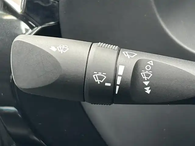 トヨタ ハイラックス Z 岩手県 2018(平30)年 1.9万km アティチュードブラックマイカ ・4WD/・純正ナビ（NSZT-W66T）/・フルセグ/・AM/FM/CD/Bluetooth/・プッシュスタート/・スマートキー/・スペアキー1本/・Toyota Safety Sense/・横滑り防止/・オートライト/・LEDヘットライト/・レーダークルーズコントロール/・ダウンヒルアシストコントロール/・MTモード付AT/・純正ETC/・純正フロアマット/・純正ドアバイザー/・純正AW/・ハードノトカバー/・純正ダンパー/・サマータイヤ純正AWセット積み/・保証書/・取扱説明書