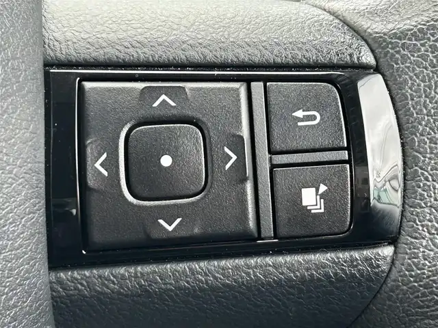 トヨタ ハイラックス Z 岩手県 2018(平30)年 1.9万km アティチュードブラックマイカ ・4WD/・純正ナビ（NSZT-W66T）/・フルセグ/・AM/FM/CD/Bluetooth/・プッシュスタート/・スマートキー/・スペアキー1本/・Toyota Safety Sense/・横滑り防止/・オートライト/・LEDヘットライト/・レーダークルーズコントロール/・ダウンヒルアシストコントロール/・MTモード付AT/・純正ETC/・純正フロアマット/・純正ドアバイザー/・純正AW/・ハードノトカバー/・純正ダンパー/・サマータイヤ純正AWセット積み/・保証書/・取扱説明書