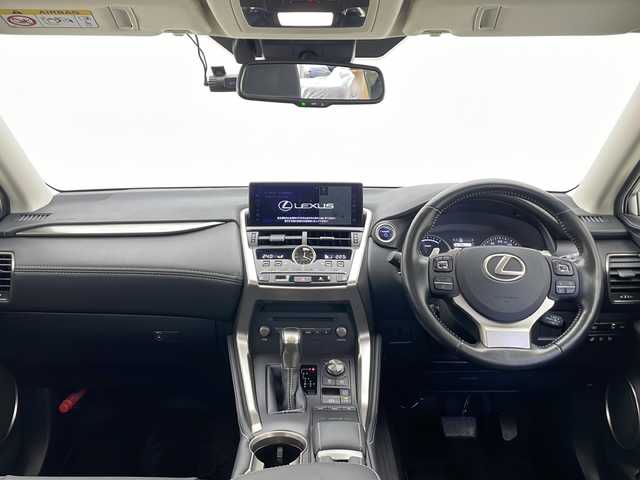レクサス ＮＸ 300h Iパッケージ 長野県 2020(令2)年 6.7万km ソニッククォーツ 4WD/純正ナビ　/（フルセグ/Bluetooth/CD/DVD/USB)/全方位モニター/衝突軽減ブレーキ/レーンキープアシスト/レーダークルーズコントロール/ブラインドスポットモニター/前後コーナーセンサー/ビルトインETC2.0/前後ドライブレコーダー/前席パワーシート（D席メモリ付き）/前席シートヒーター/ステアリングヒーター/角型3眼LEDヘッドライト/置くだけ充電/パドルシフト/ステアリングスイッチ/革巻きステアリング/電子パーキングブレーキ/ナノイーエアコン搭載/ドライブモード/スマートキー