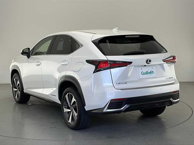 レクサス ＮＸ 300h Iパッケージ 長野県 2020(令2)年 6.7万km ソニッククォーツ 4WD/純正ナビ　/（フルセグ/Bluetooth/CD/DVD/USB)/全方位モニター/衝突軽減ブレーキ/レーンキープアシスト/レーダークルーズコントロール/ブラインドスポットモニター/前後コーナーセンサー/ビルトインETC2.0/前後ドライブレコーダー/前席パワーシート（D席メモリ付き）/前席シートヒーター/ステアリングヒーター/角型3眼LEDヘッドライト/置くだけ充電/パドルシフト/ステアリングスイッチ/革巻きステアリング/電子パーキングブレーキ/ナノイーエアコン搭載/ドライブモード/スマートキー