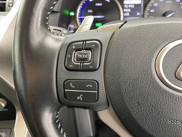 レクサス ＮＸ 300h Iパッケージ 長野県 2020(令2)年 6.7万km ソニッククォーツ 4WD/純正ナビ　/（フルセグ/Bluetooth/CD/DVD/USB)/全方位モニター/衝突軽減ブレーキ/レーンキープアシスト/レーダークルーズコントロール/ブラインドスポットモニター/前後コーナーセンサー/ビルトインETC2.0/前後ドライブレコーダー/前席パワーシート（D席メモリ付き）/前席シートヒーター/ステアリングヒーター/角型3眼LEDヘッドライト/置くだけ充電/パドルシフト/ステアリングスイッチ/革巻きステアリング/電子パーキングブレーキ/ナノイーエアコン搭載/ドライブモード/スマートキー