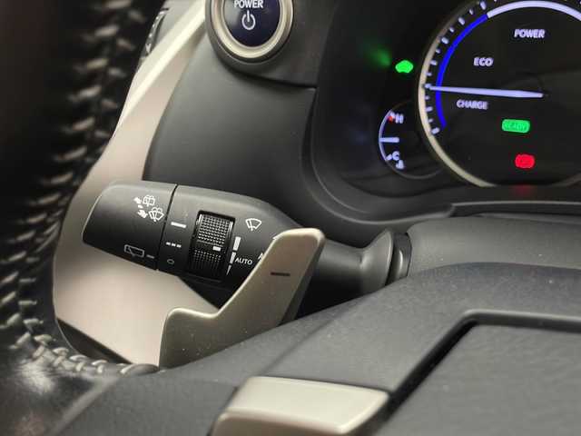 レクサス ＮＸ 300h Iパッケージ 長野県 2020(令2)年 6.7万km ソニッククォーツ 4WD/純正ナビ　/（フルセグ/Bluetooth/CD/DVD/USB)/全方位モニター/衝突軽減ブレーキ/レーンキープアシスト/レーダークルーズコントロール/ブラインドスポットモニター/前後コーナーセンサー/ビルトインETC2.0/前後ドライブレコーダー/前席パワーシート（D席メモリ付き）/前席シートヒーター/ステアリングヒーター/角型3眼LEDヘッドライト/置くだけ充電/パドルシフト/ステアリングスイッチ/革巻きステアリング/電子パーキングブレーキ/ナノイーエアコン搭載/ドライブモード/スマートキー