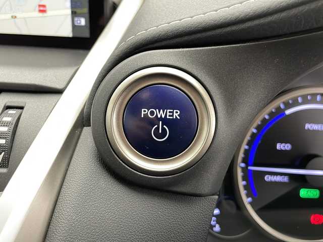 レクサス ＮＸ 300h Iパッケージ 長野県 2020(令2)年 6.7万km ソニッククォーツ 4WD/純正ナビ　/（フルセグ/Bluetooth/CD/DVD/USB)/全方位モニター/衝突軽減ブレーキ/レーンキープアシスト/レーダークルーズコントロール/ブラインドスポットモニター/前後コーナーセンサー/ビルトインETC2.0/前後ドライブレコーダー/前席パワーシート（D席メモリ付き）/前席シートヒーター/ステアリングヒーター/角型3眼LEDヘッドライト/置くだけ充電/パドルシフト/ステアリングスイッチ/革巻きステアリング/電子パーキングブレーキ/ナノイーエアコン搭載/ドライブモード/スマートキー