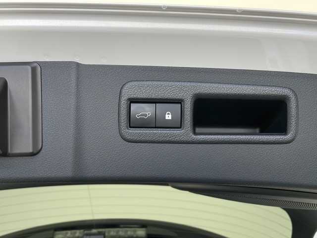 レクサス ＮＸ 300h Iパッケージ 長野県 2020(令2)年 6.7万km ソニッククォーツ 4WD/純正ナビ　/（フルセグ/Bluetooth/CD/DVD/USB)/全方位モニター/衝突軽減ブレーキ/レーンキープアシスト/レーダークルーズコントロール/ブラインドスポットモニター/前後コーナーセンサー/ビルトインETC2.0/前後ドライブレコーダー/前席パワーシート（D席メモリ付き）/前席シートヒーター/ステアリングヒーター/角型3眼LEDヘッドライト/置くだけ充電/パドルシフト/ステアリングスイッチ/革巻きステアリング/電子パーキングブレーキ/ナノイーエアコン搭載/ドライブモード/スマートキー