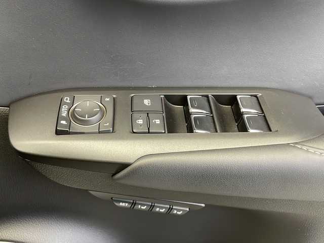 レクサス ＮＸ 300h Iパッケージ 長野県 2020(令2)年 6.7万km ソニッククォーツ 4WD/純正ナビ　/（フルセグ/Bluetooth/CD/DVD/USB)/全方位モニター/衝突軽減ブレーキ/レーンキープアシスト/レーダークルーズコントロール/ブラインドスポットモニター/前後コーナーセンサー/ビルトインETC2.0/前後ドライブレコーダー/前席パワーシート（D席メモリ付き）/前席シートヒーター/ステアリングヒーター/角型3眼LEDヘッドライト/置くだけ充電/パドルシフト/ステアリングスイッチ/革巻きステアリング/電子パーキングブレーキ/ナノイーエアコン搭載/ドライブモード/スマートキー