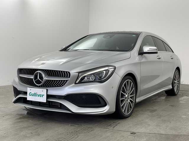 メルセデス・ベンツ ＣＬＡ１８０ Sブレイク AMG スタイル 兵庫県 2018(平30)年 4万km ポーラシルバー ・HDDナビ/・CD/DVD/USB/SD/Bluetooth/フルセグテレビ/・バックカメラ/・クルーズコントロール/・ETC/・USB入力端子/・純正フロアマット/・サンルーフ/・パドルシフト/・ハーフレザーシート/・メモリシート（D席）/・パワーシート（D席＋N席）/・ヒートシーター（D席＋N席）/・純正18インチアルミホイール/・横滑り防止装置/・盗難防止装置/・衝突被害軽減システム/・レーンキープアシスト/・W＋サイドエアバッグ/・カーテンエアバッグ/・オートライト/・LEDヘッドライト/・スマートキー/・プッシュスタートボタン/・オートエアコン