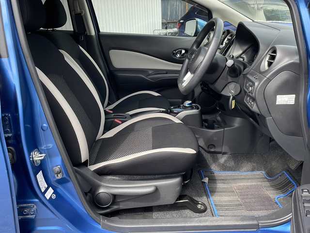 日産 ノート e－パワー X 長野県 2018(平30)年 3.9万km シャイニングブルー 衝突軽減ブレーキ/純正メモリナビフルセグTV/(MM318D-W)/バックカメラ/全周囲カメラ/ETC/デジタルインナーミラー/レーンキープアシスト/オートエアコン/横滑り防止装置/ステアリングリモコン/プッシュスタート/スマートキー/ドアバイザー/電動格納ミラー