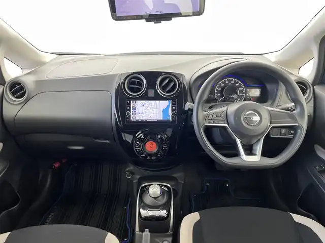 日産 ノート e－パワー X 福井県 2018(平30)年 3.9万km シャイニングブルー 純正ナビ/・AM/FM/BT/CD/・フルセグTV/・全方位カメラ/デジタルインナーミラー/エマージェンシーブレーキパッケージ/・エマージェンシーブレーキ/・車線逸脱警報/・ビークルダイナミックコントロール/・踏み間違い衝突防止アシスト/・機能付アラウンドビューモニター/ETC/オートエアコン/横滑り防止装置/ステアリングリモコン/プッシュスタート/スマートキー/ドアバイザー/電動格納ミラー