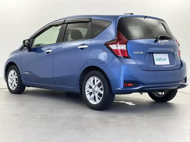 日産 ノート e－パワー X 福井県 2018(平30)年 3.9万km シャイニングブルー 純正ナビ/・AM/FM/BT/CD/・フルセグTV/・全方位カメラ/デジタルインナーミラー/エマージェンシーブレーキパッケージ/・エマージェンシーブレーキ/・車線逸脱警報/・ビークルダイナミックコントロール/・踏み間違い衝突防止アシスト/・機能付アラウンドビューモニター/ETC/オートエアコン/横滑り防止装置/ステアリングリモコン/プッシュスタート/スマートキー/ドアバイザー/電動格納ミラー