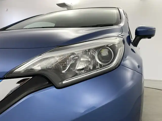 日産 ノート e－パワー X 福井県 2018(平30)年 3.9万km シャイニングブルー 純正ナビ/・AM/FM/BT/CD/・フルセグTV/・全方位カメラ/デジタルインナーミラー/エマージェンシーブレーキパッケージ/・エマージェンシーブレーキ/・車線逸脱警報/・ビークルダイナミックコントロール/・踏み間違い衝突防止アシスト/・機能付アラウンドビューモニター/ETC/オートエアコン/横滑り防止装置/ステアリングリモコン/プッシュスタート/スマートキー/ドアバイザー/電動格納ミラー