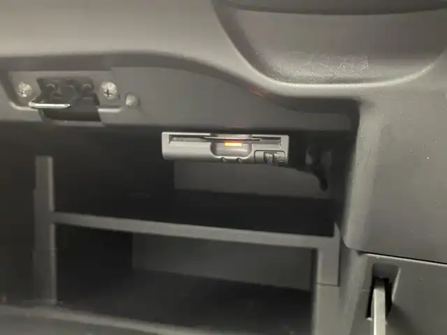 日産 ノート e－パワー X 福井県 2018(平30)年 3.9万km シャイニングブルー 純正ナビ/・AM/FM/BT/CD/・フルセグTV/・全方位カメラ/デジタルインナーミラー/エマージェンシーブレーキパッケージ/・エマージェンシーブレーキ/・車線逸脱警報/・ビークルダイナミックコントロール/・踏み間違い衝突防止アシスト/・機能付アラウンドビューモニター/ETC/オートエアコン/横滑り防止装置/ステアリングリモコン/プッシュスタート/スマートキー/ドアバイザー/電動格納ミラー