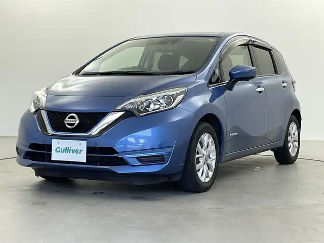 日産 ノート e－パワー X 福井県 2018(平30)年 3.9万km シャイニングブルー 純正ナビ/・AM/FM/BT/CD/・フルセグTV/・全方位カメラ/デジタルインナーミラー/エマージェンシーブレーキパッケージ/・エマージェンシーブレーキ/・車線逸脱警報/・ビークルダイナミックコントロール/・踏み間違い衝突防止アシスト/・機能付アラウンドビューモニター/ETC/オートエアコン/横滑り防止装置/ステアリングリモコン/プッシュスタート/スマートキー/ドアバイザー/電動格納ミラー