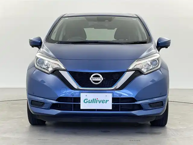 日産 ノート e－パワー X 福井県 2018(平30)年 3.9万km シャイニングブルー 純正ナビ/・AM/FM/BT/CD/・フルセグTV/・全方位カメラ/デジタルインナーミラー/エマージェンシーブレーキパッケージ/・エマージェンシーブレーキ/・車線逸脱警報/・ビークルダイナミックコントロール/・踏み間違い衝突防止アシスト/・機能付アラウンドビューモニター/ETC/オートエアコン/横滑り防止装置/ステアリングリモコン/プッシュスタート/スマートキー/ドアバイザー/電動格納ミラー