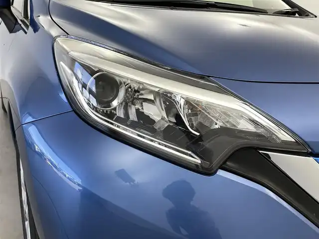 日産 ノート e－パワー X 福井県 2018(平30)年 3.9万km シャイニングブルー 純正ナビ/・AM/FM/BT/CD/・フルセグTV/・全方位カメラ/デジタルインナーミラー/エマージェンシーブレーキパッケージ/・エマージェンシーブレーキ/・車線逸脱警報/・ビークルダイナミックコントロール/・踏み間違い衝突防止アシスト/・機能付アラウンドビューモニター/ETC/オートエアコン/横滑り防止装置/ステアリングリモコン/プッシュスタート/スマートキー/ドアバイザー/電動格納ミラー