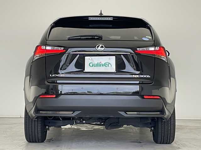 レクサス ＮＸ 300h Fスポーツ 愛知県 2015(平27)年 2.2万km スターライトブラックガラスフレーク 衝突軽減システム/純正SDナビ/三眼LEDヘッドライト/レーダークルーズコントロール/シートヒーター/本革シート/エアシート/フルセグ/CD/DVD/Bluetooth/バックカメラ/電動リアゲート/ヘッドアップディスプレイ/コーナーセンサー/純正アルミホイール/ステアリングヒーター/パドルシフト/オートマチックハイビーム/ドライブレコーダー/ETC/ステアリングスイッチ/スマートキー/プッシュスタート