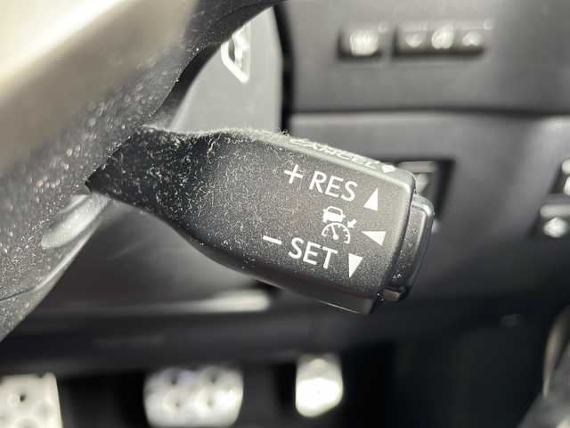 レクサス ＮＸ 300h Fスポーツ 愛知県 2015(平27)年 2.2万km スターライトブラックガラスフレーク 衝突軽減システム/純正SDナビ/三眼LEDヘッドライト/レーダークルーズコントロール/シートヒーター/本革シート/エアシート/フルセグ/CD/DVD/Bluetooth/バックカメラ/電動リアゲート/ヘッドアップディスプレイ/コーナーセンサー/純正アルミホイール/ステアリングヒーター/パドルシフト/オートマチックハイビーム/ドライブレコーダー/ETC/ステアリングスイッチ/スマートキー/プッシュスタート